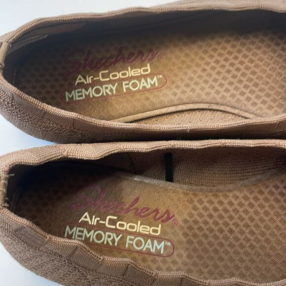 Skechers Air-Cooled Memory Foam Taupe Knit Ballet Flats Woman’s Sz 6.5 - Picture 2 of 7